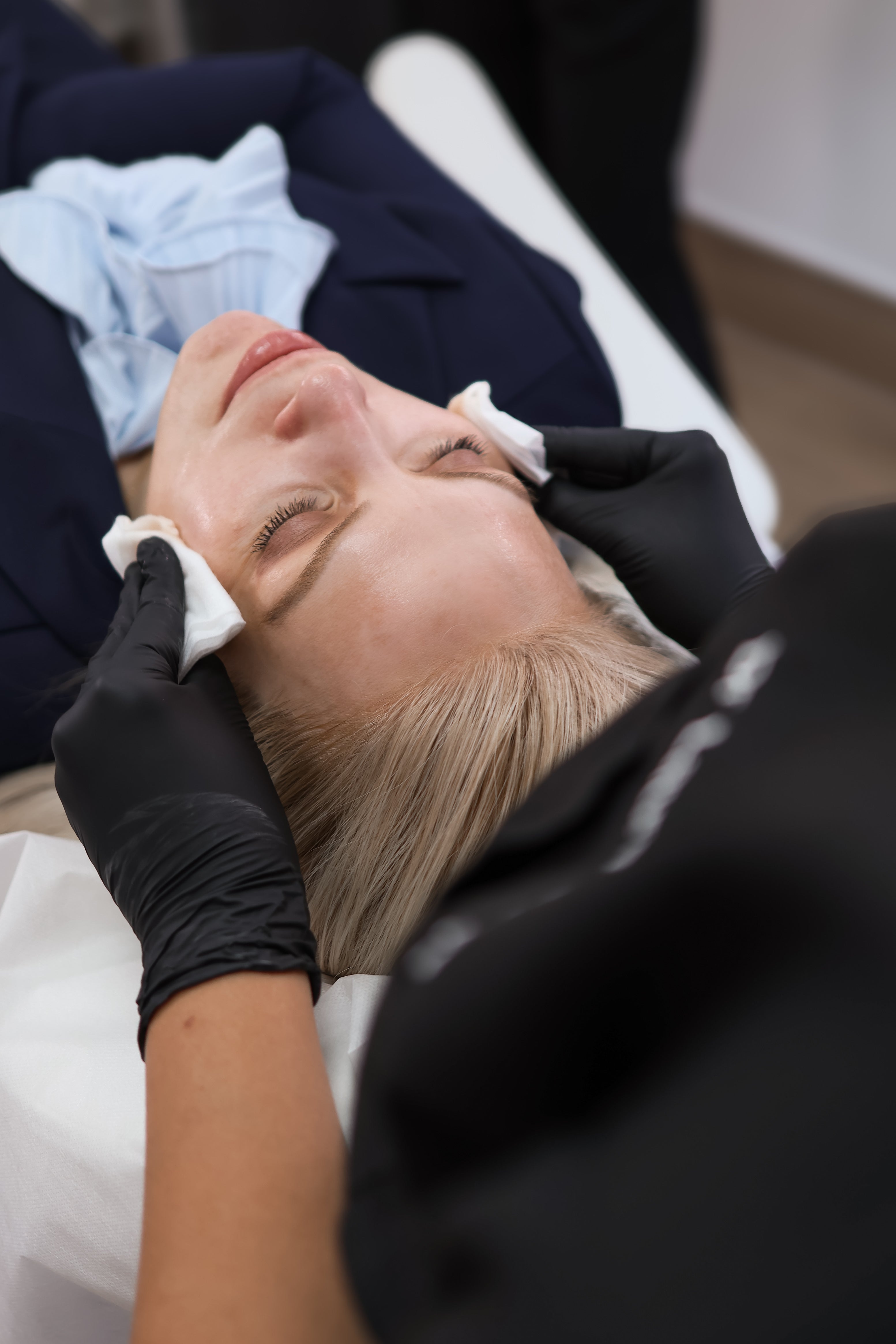 Neck Line Filler Treatment near Sidlow Bridge, Surrey